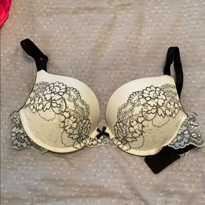 Beautiful Bra 32DD push up